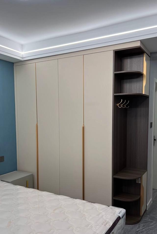 主卧衣柜最新款，科技与生活的完美融合艺术品，时尚家居之选