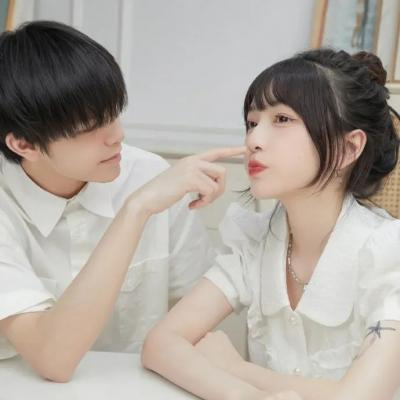 最新双人情侣头像真人，时尚潮流与情感表达的最佳结合