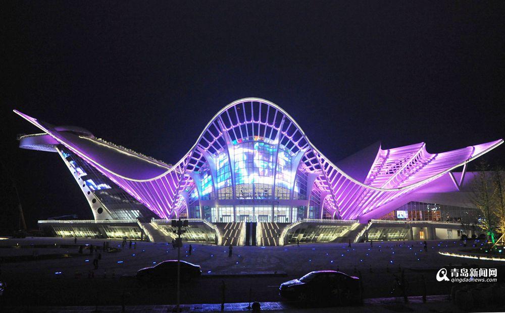 凤凰秀场最新版,友情与爱的温馨舞台展示