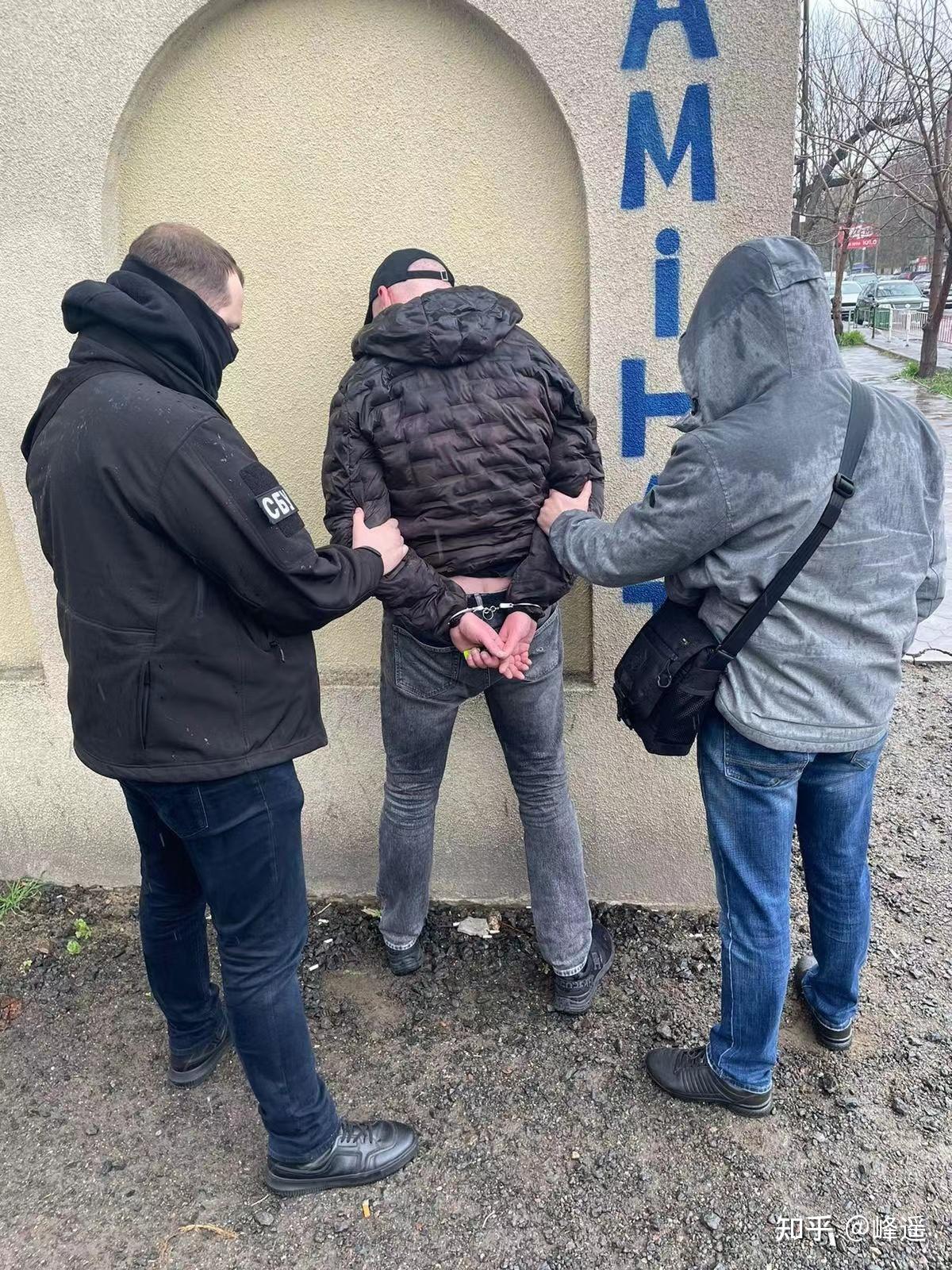 俄罗斯厕所惊现间谍身影，引发社会震动！