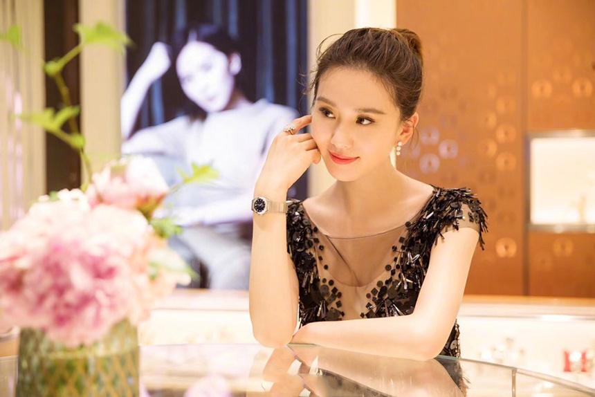 明星八卦大爆料最新消息汇总，一网打尽震撼消息！