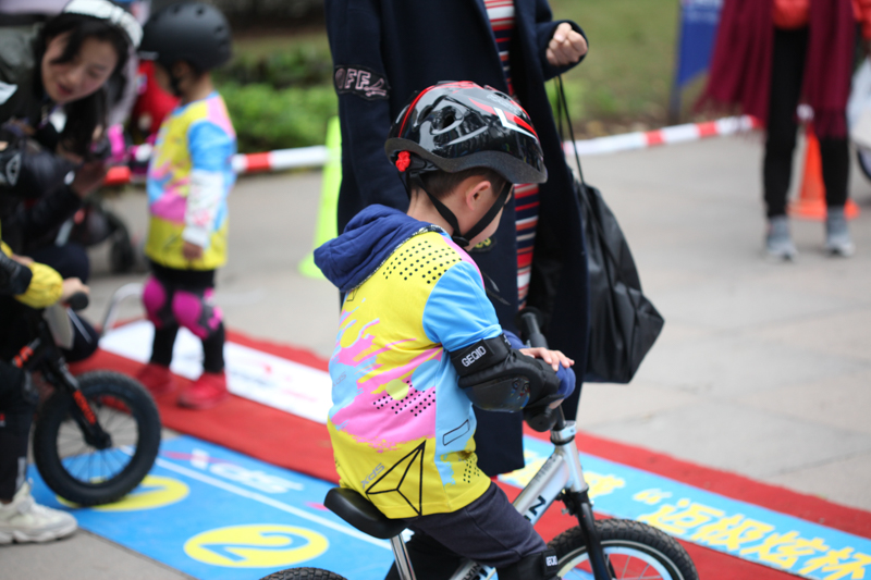 儿童自行车比赛精彩指南