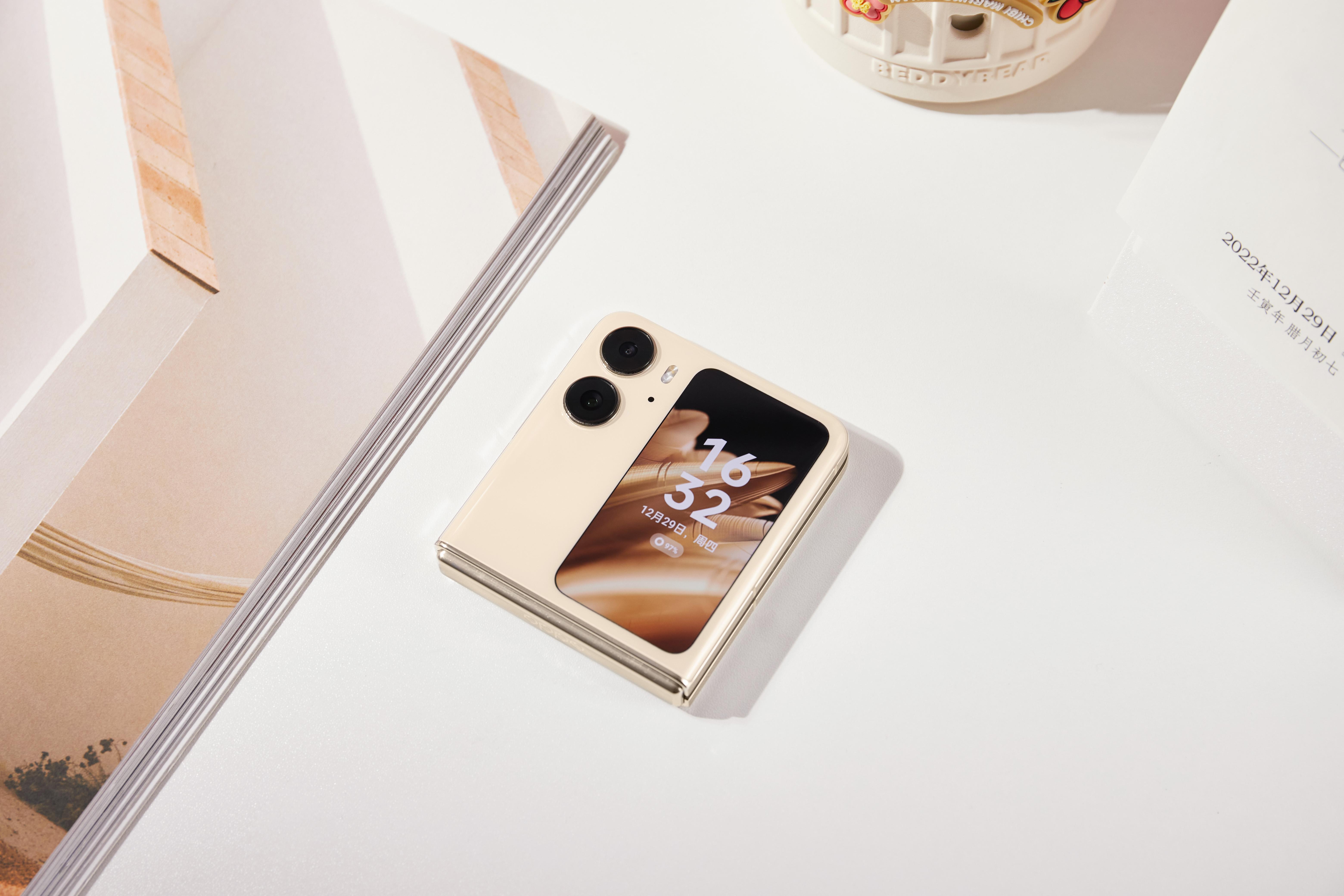 OPPO最新款智能手机，小巷深处的科技探索之旅