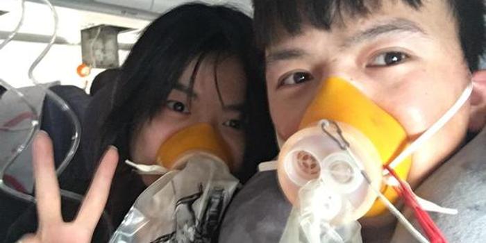 女朋友看电影哭了,那天，阳光正好，风轻云淡。我和女朋友一起去电影院，享受属于我们的甜蜜时光。一部感人至深的电影，不经意间把我们带入了情感的漩涡，女朋友的眼泪，更是让我看到了我们之间的情感纽带，以及那份深深的爱与陪伴。