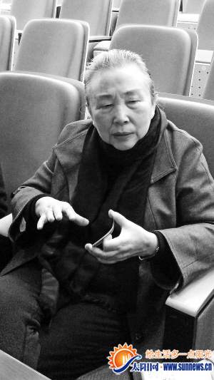 演员张锦秋，从舞台到荧屏的自信蜕变与成就之光