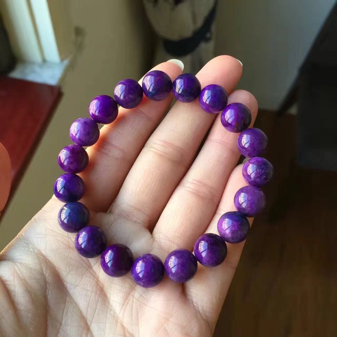 舒俱来手链价格，一场宝石魅力的历史魅力回顾