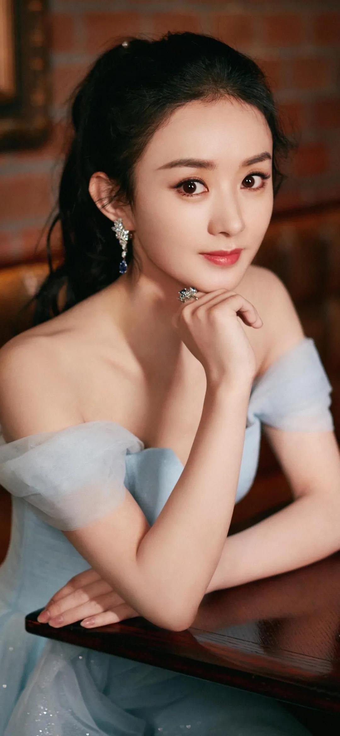 最新赵丽颖,最新赵丽颖，星途璀璨，魅力无限