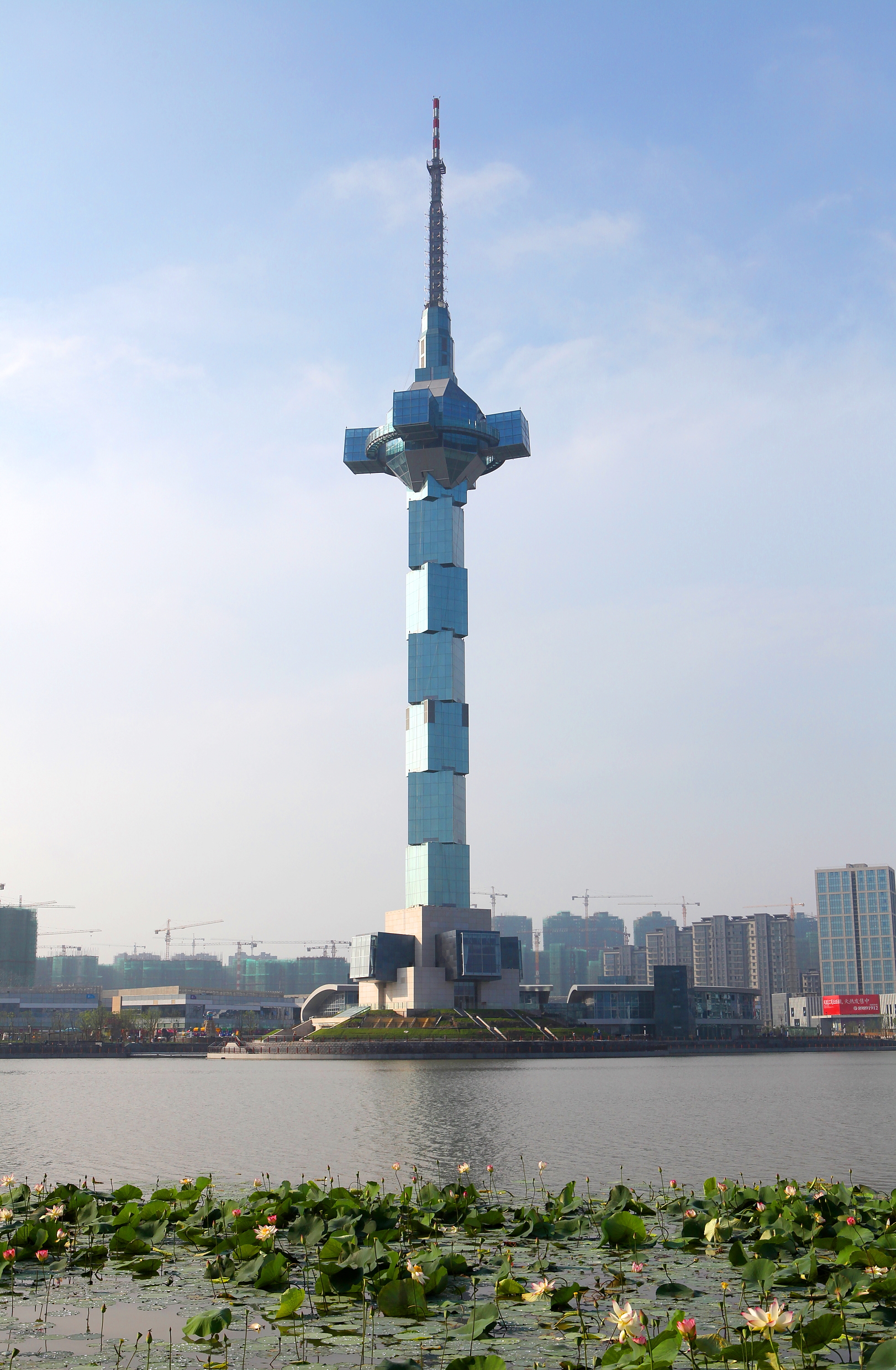 盐城电视塔高耸入云的壮丽景观壮丽一览无余