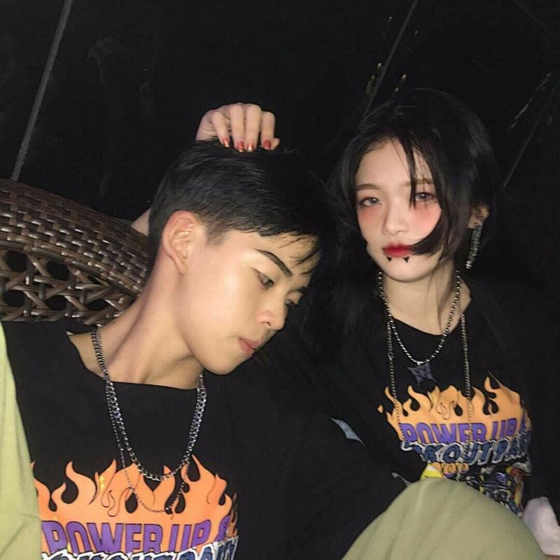 爱与陪伴的温馨故事，头像情侣个性网大全