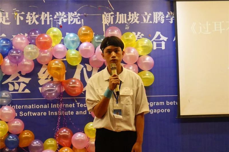 个人演讲比赛自我介绍精彩瞬间,展现真实自我与风采的时刻